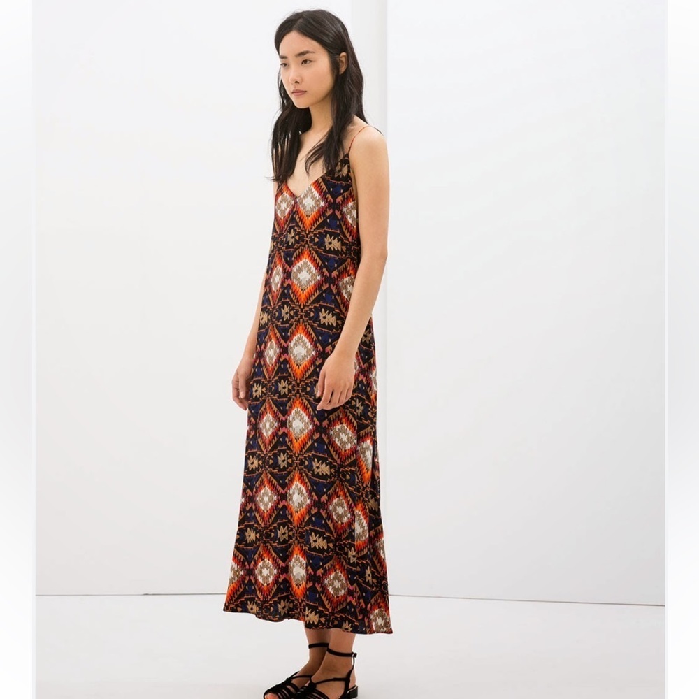 ZARA Tribal Print Open Back Slit Maxi Dress
SIZE M-NWOT -😍 Beautiful!!​​​ - Picture 4 of 16